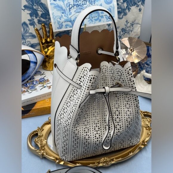 🆕 FURLA 🧿 NWOT Constanza Laser Cut Leather Drawstring Bucket Bag, Chalk - Picture 4 of 16